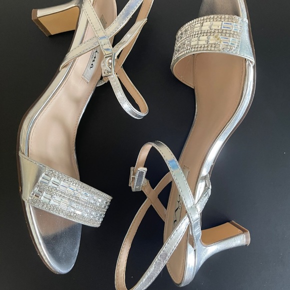 macy’s evening heels - Picture 3 of 3